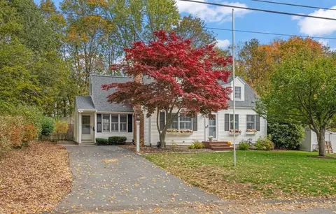 18 Laurel Rd, Norwood, MA 02062