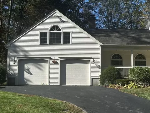 208 Irondequoit Rd, Franklin, MA 02038 photo 5