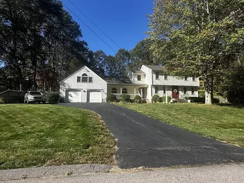 208 Irondequoit Rd, Franklin, MA 02038 photo 4