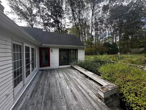 208 Irondequoit Rd, Franklin, MA 02038 photo 13