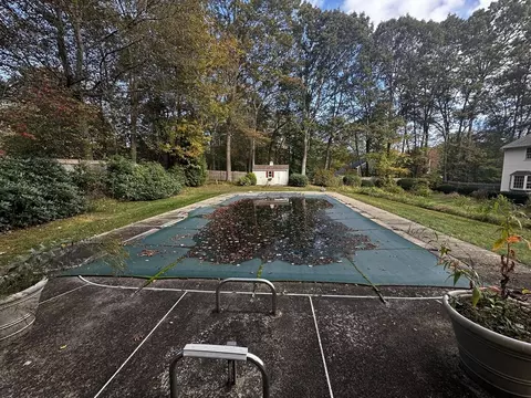 208 Irondequoit Rd, Franklin, MA 02038 photo 6