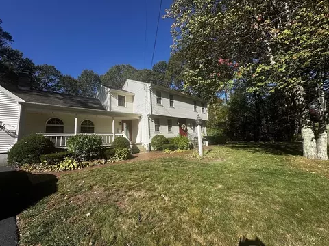 208 Irondequoit Rd, Franklin, MA 02038 photo 3