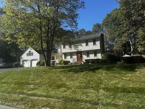 208 Irondequoit Rd, Franklin, MA 02038 photo 2
