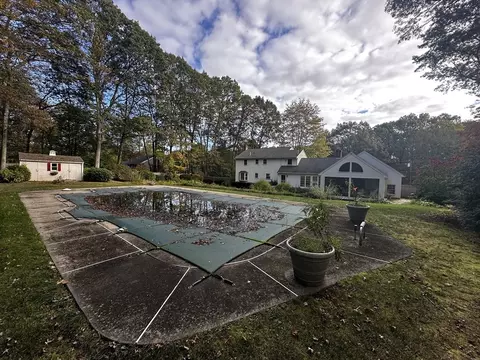 208 Irondequoit Rd, Franklin, MA 02038 photo 7