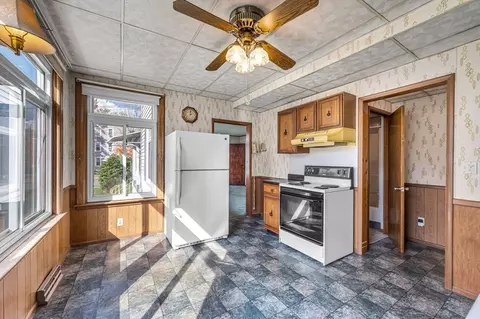 43 Pine St, Chicopee, MA 01020 photo 7