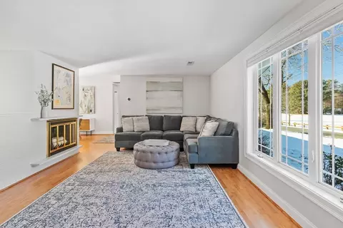 Living - 27 Sloane Dr, Framingham, MA 01701 photo 2 of 3