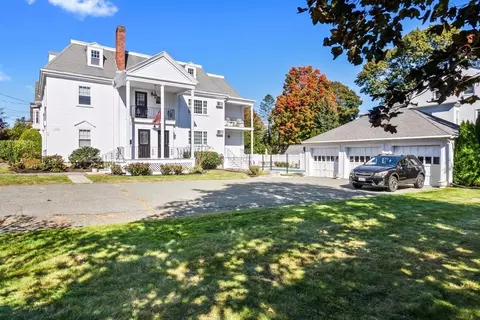 Exterior - 20 Ash St #3, Danvers, MA 01923 photo 4 of 6