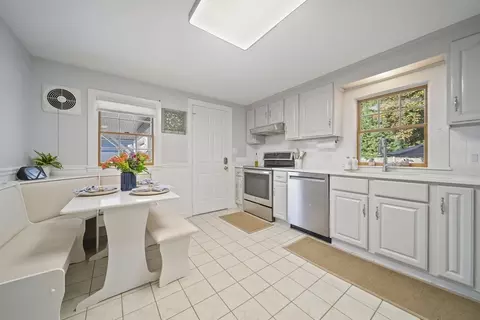 33 Ritchie Rd, Lynn, MA 01904 photo 11