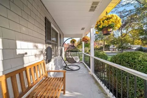 33 Ritchie Rd, Lynn, MA 01904 photo 4