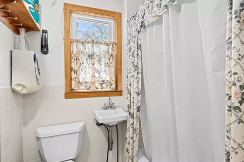 Bath - 98 Bradford St, Everett, MA 02149 photo 1 of 2