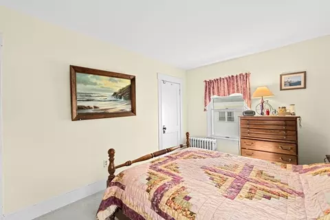 Bedroom - 98 Bradford St, Everett, MA 02149 photo 3 of 4