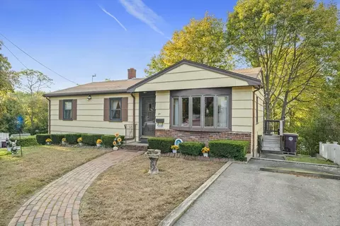6 Grand View Rd, Weymouth, MA 02191