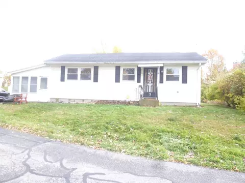 3 Lower Windbrook Rd, Auburn, MA 01501