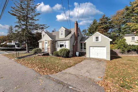 49 Summit St, Hyde Park, MA 02136