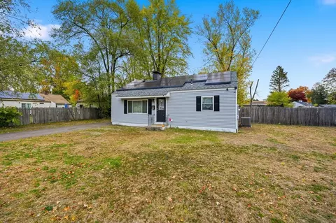 99 Lehigh St, Springfield, MA 01104 photo 3