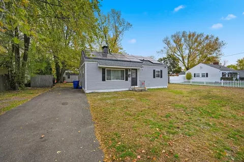 99 Lehigh St, Springfield, MA 01104 photo 2