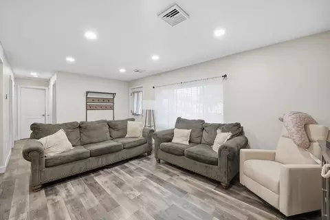 99 Lehigh St, Springfield, MA 01104 photo 8