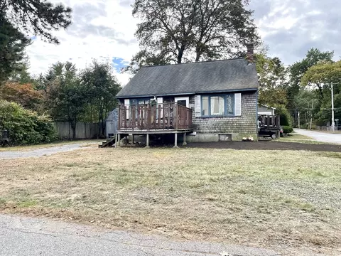 46 Vernon St, Tewksbury, MA 01876