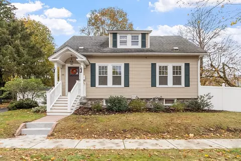 33 Herrick Rd, North Andover, MA 01845