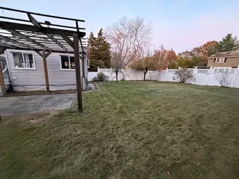 26 Mohawk St, Danvers, MA 01923 photo 9