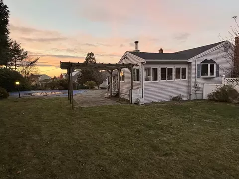 26 Mohawk St, Danvers, MA 01923 photo 10