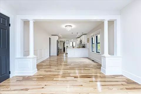 39 Trask St, Beverly, MA 01915 photo 4