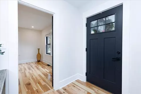 39 Trask St, Beverly, MA 01915 photo 2