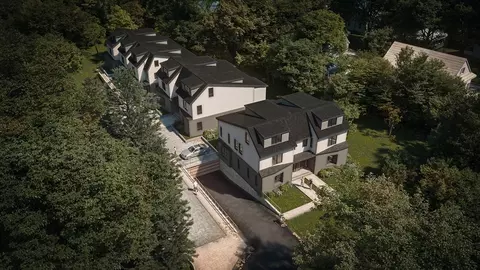 956 Walnut St #4, Newton, MA 02461
