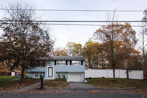 5 Bailey Rd, Dracut, MA 01826