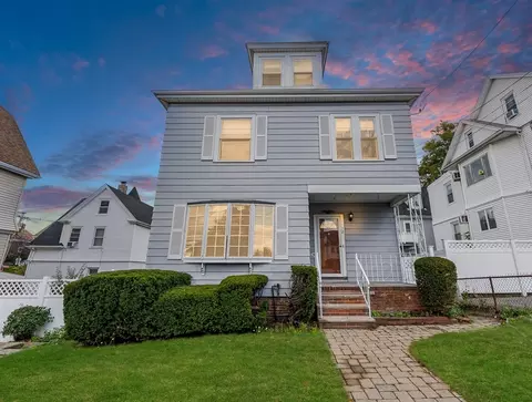 12 Foster St, Everett, MA 02149