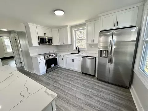 16 North St, West Springfield, MA 01089