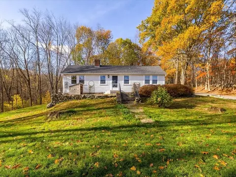 1350 Thresher Rd, Hardwick, MA 01037