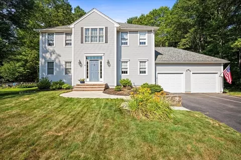19 Wildflower Dr, Sutton, MA 01590