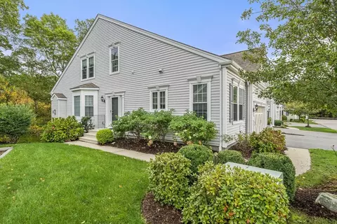 7 Kelly Way #7, Canton, MA 02021