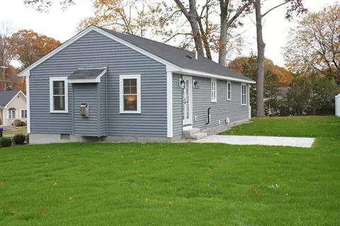 30 Maple St, Hudson, MA 01749 photo 3