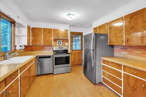 Kitchen - 4 Taylor Rd, Maynard, MA 01754 photo 1 of 1
