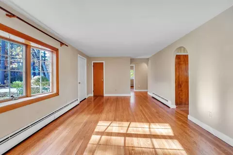 Living - 4 Taylor Rd, Maynard, MA 01754 photo 4 of 8