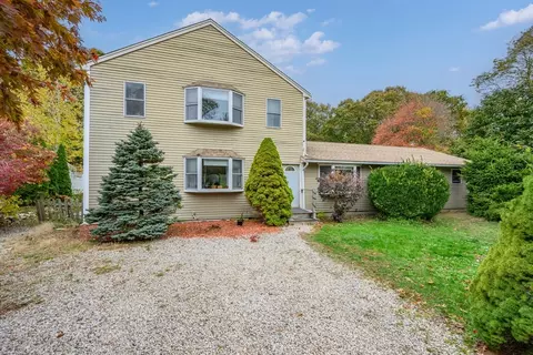 131 Heritage Cir, Falmouth, MA 02536