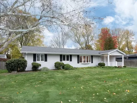 42 Spring St, Braintree, MA 02184