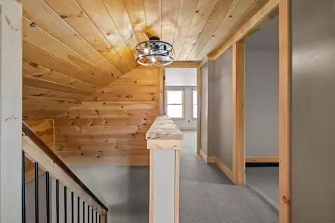 Entry Way - 36 N Main St, Webster, MA 01570 photo 2 of 2