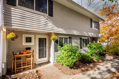 16 Beals Cv #E, Hingham, MA 02043 photo 2