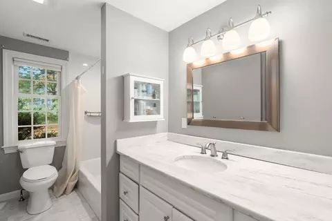 Bath - 8 Jericho Rd #8, Weston, MA 02493 photo 1 of 2