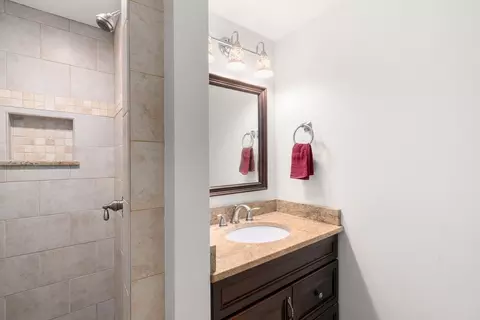 Bath - 8 Jericho Rd #8, Weston, MA 02493 photo 2 of 2