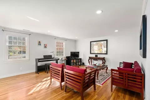 Living - 8 Jericho Rd #8, Weston, MA 02493 photo 2 of 2