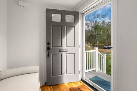 Entry Way - 8 Jericho Rd #8, Weston, MA 02493 photo 1 of 2