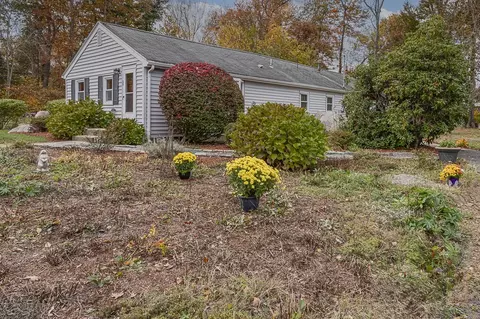 25 Valley Rd, Holbrook, MA 02343