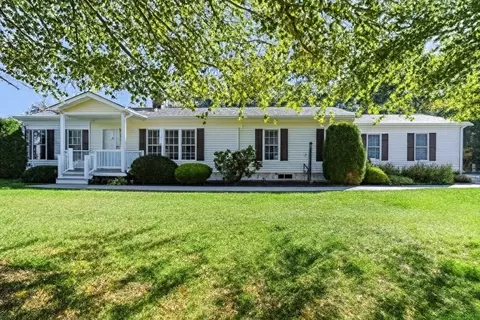 806 Waverly St, Middleboro, MA 02346