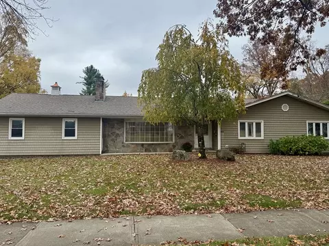 911 Williams St, Longmeadow, MA 01106