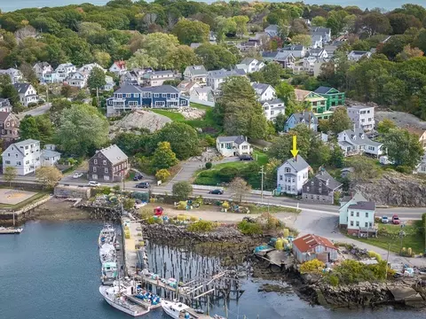 86 E Main St, Gloucester, MA 01930