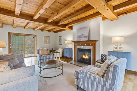 7 Palis Dr, Salisbury, MA 01952